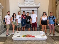 DSC 0829  2 agosto: viaggio in Sicilia - la tomba di Giovanni Falcone : andrearomano, camillacafora, claudiadambrosio, francescotricarico, giovannifalcone, giovannistilla, leomanzaro, marcoregina, maurocamillo, palermo, sicilia